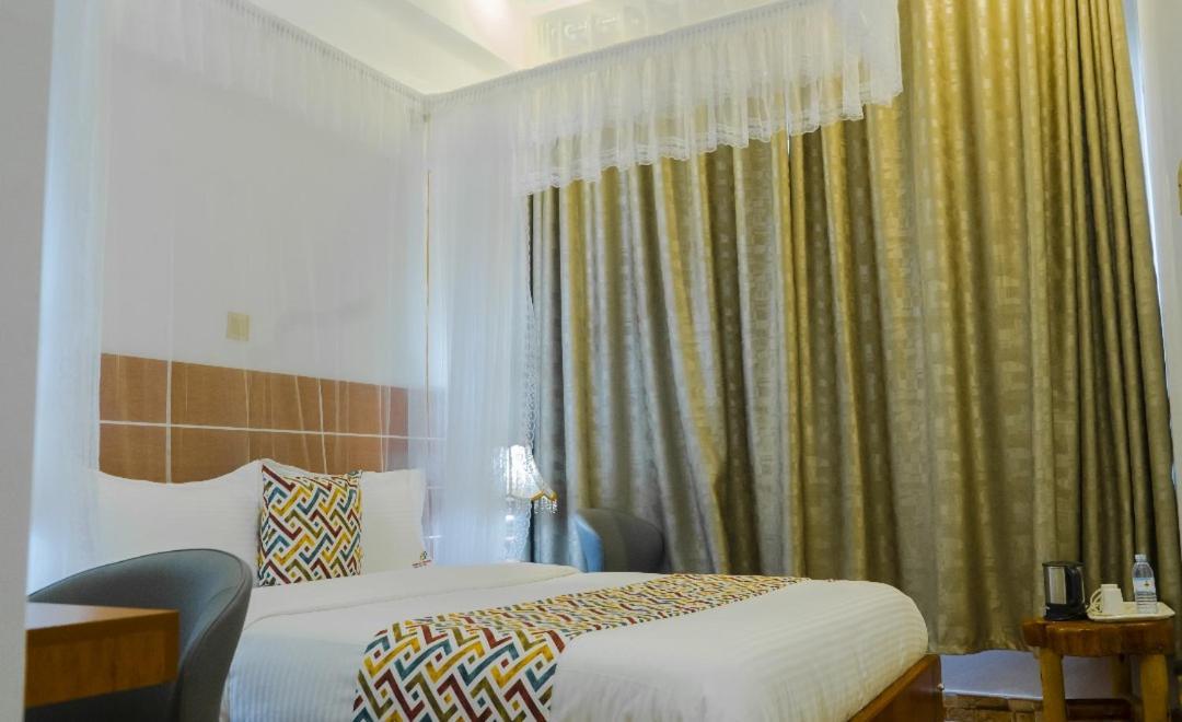 Ambrosia Heights Entebbe Hotel Exterior photo